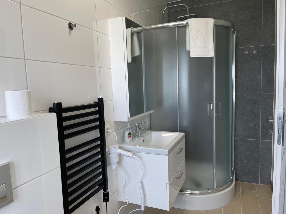 Helgrindur Guesthouse Грундарфьордур Экстерьер фото